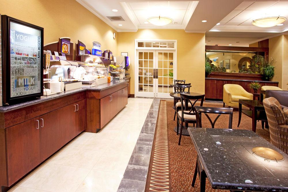 Holiday Inn Express & Suites Columbus At Northlake By Ihg Kültér fotó
