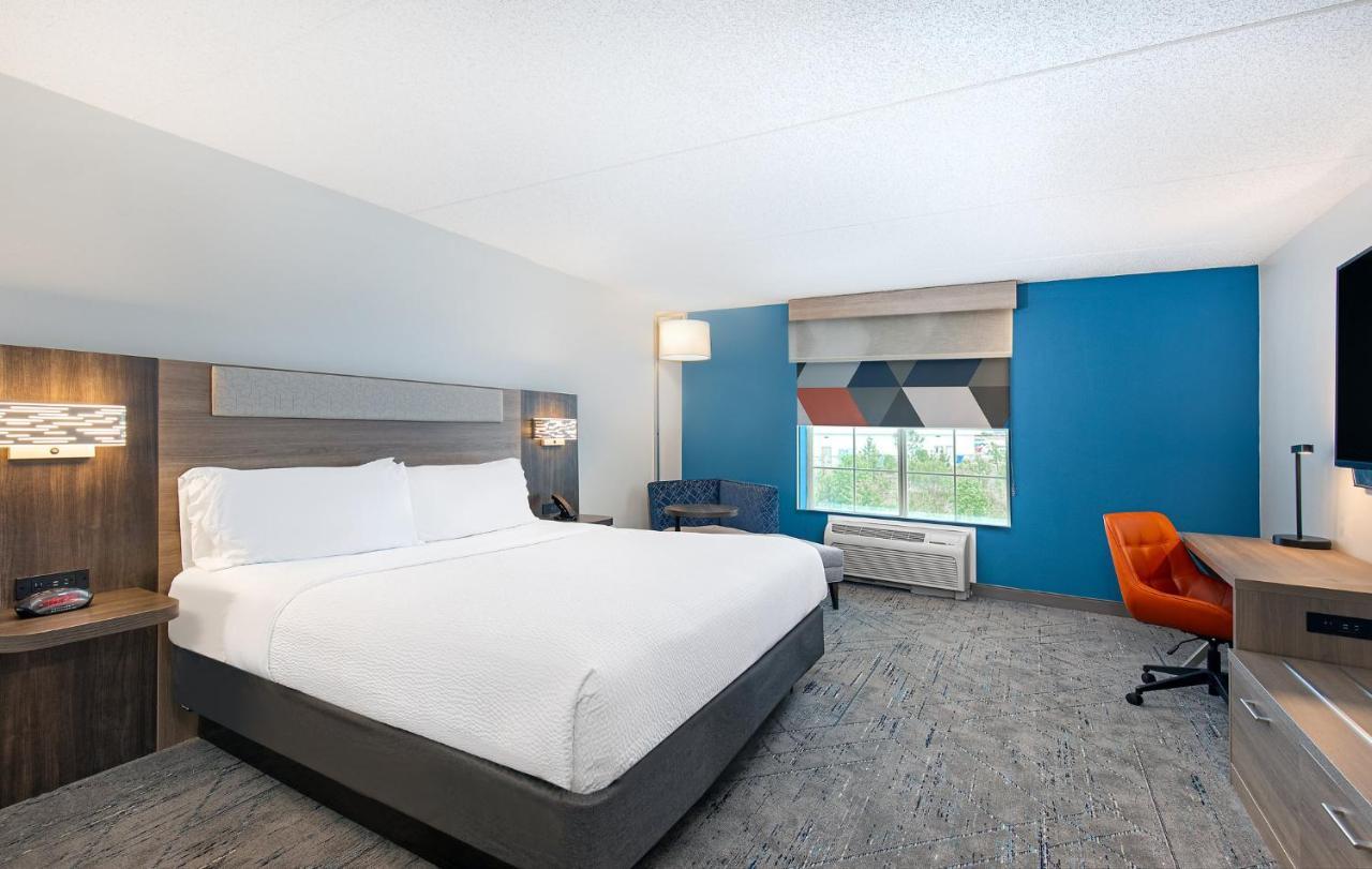 Holiday Inn Express & Suites Columbus At Northlake By Ihg Kültér fotó