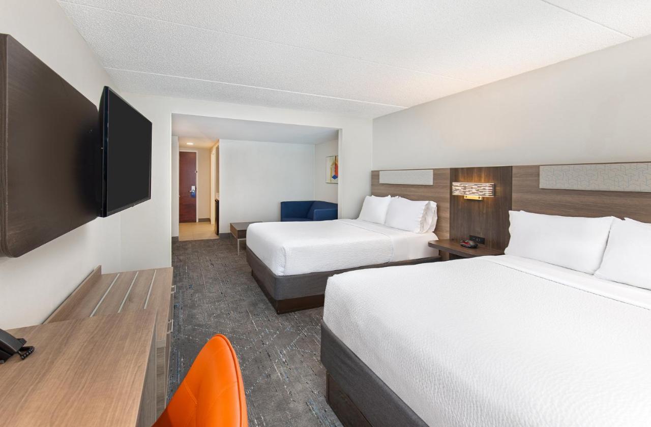 Holiday Inn Express & Suites Columbus At Northlake By Ihg Kültér fotó