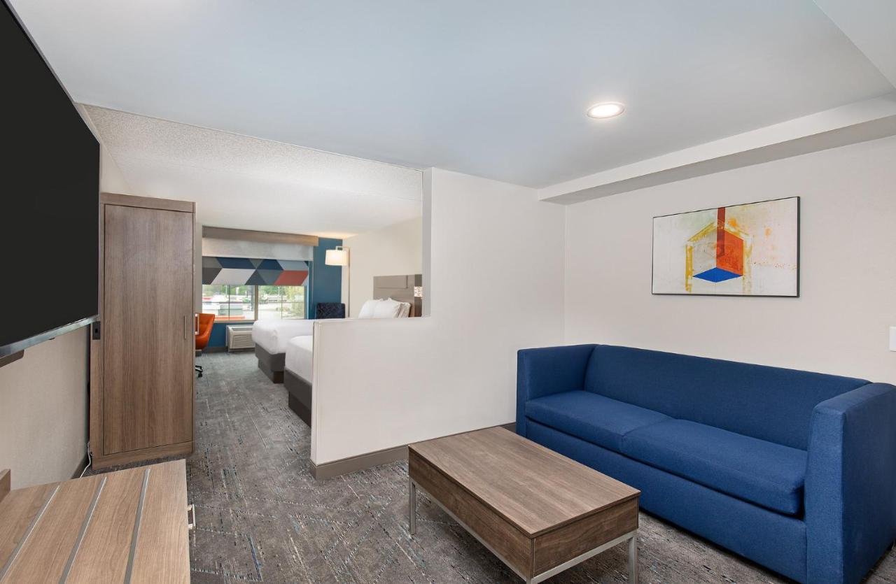 Holiday Inn Express & Suites Columbus At Northlake By Ihg Kültér fotó
