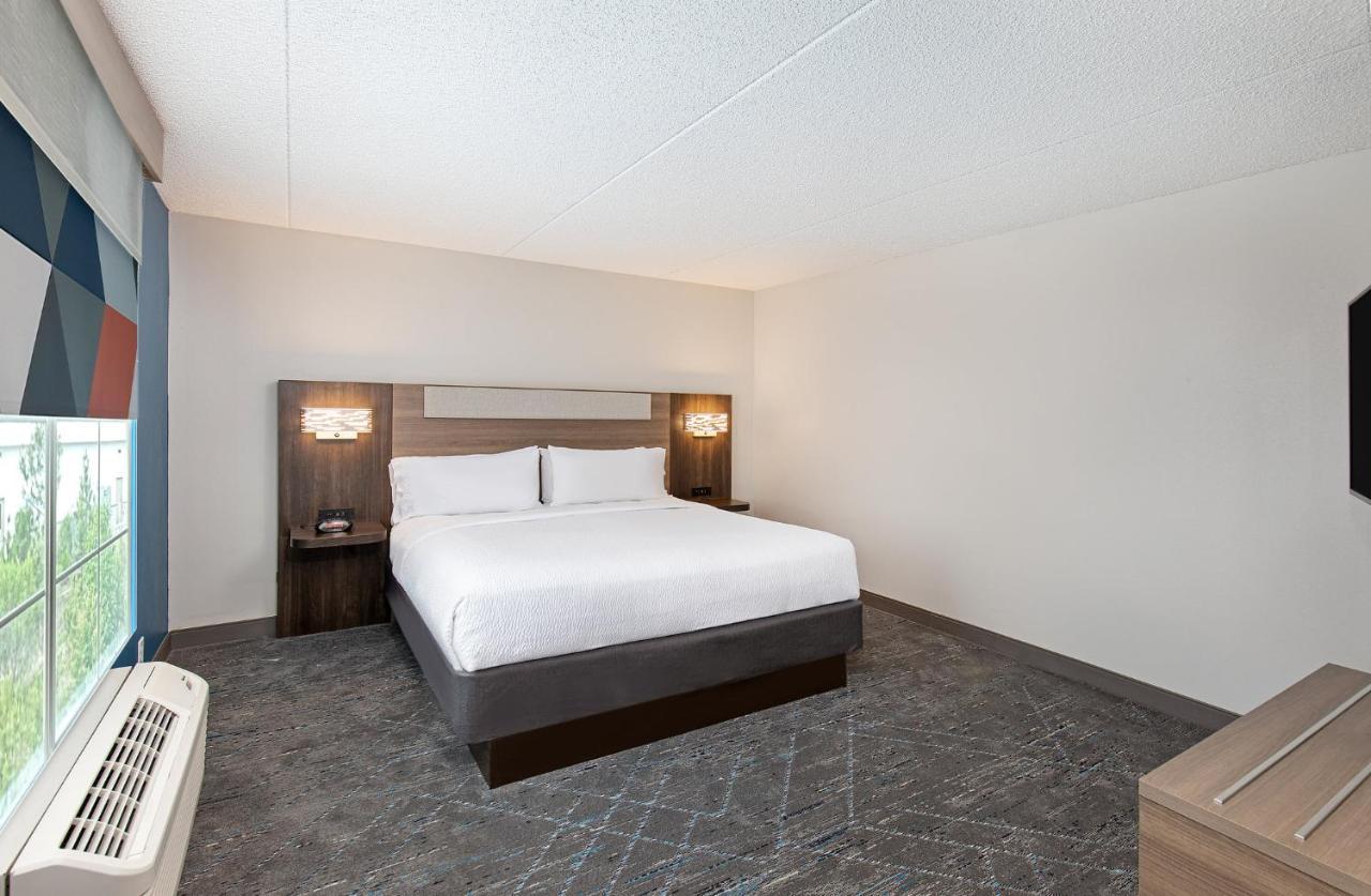 Holiday Inn Express & Suites Columbus At Northlake By Ihg Kültér fotó
