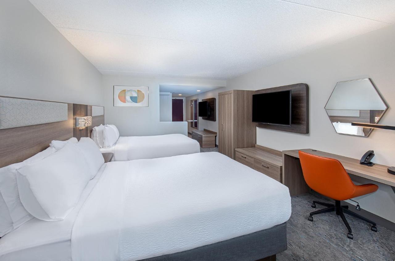 Holiday Inn Express & Suites Columbus At Northlake By Ihg Kültér fotó