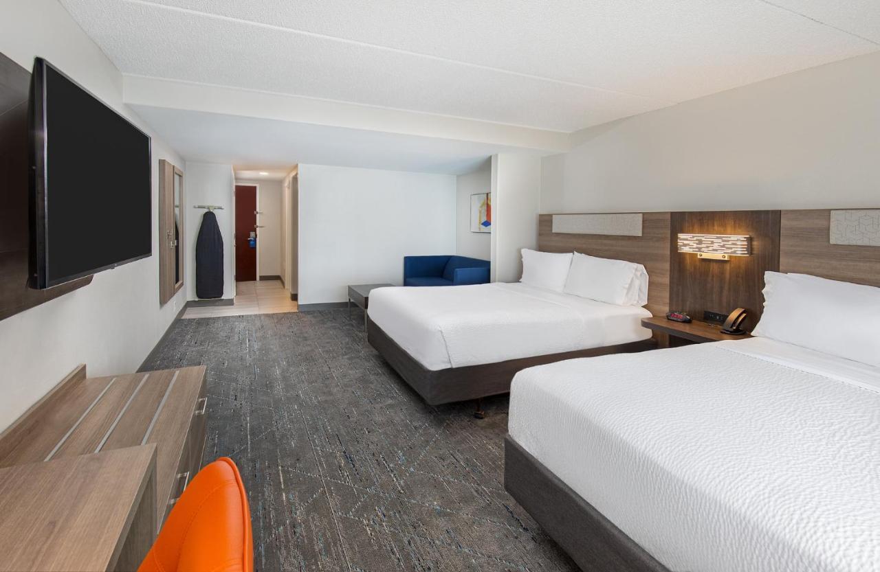 Holiday Inn Express & Suites Columbus At Northlake By Ihg Kültér fotó
