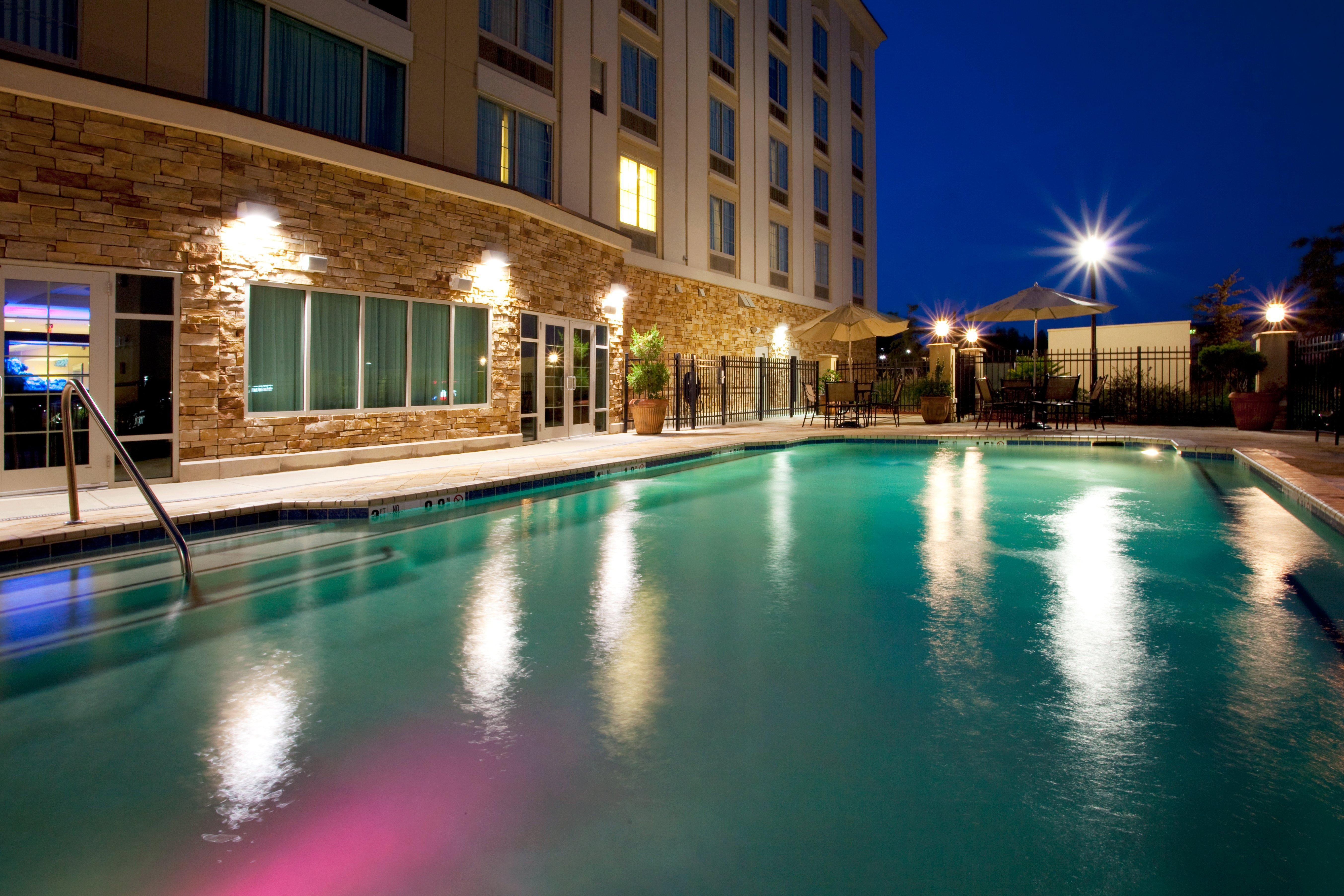 Holiday Inn Express & Suites Columbus At Northlake By Ihg Kültér fotó