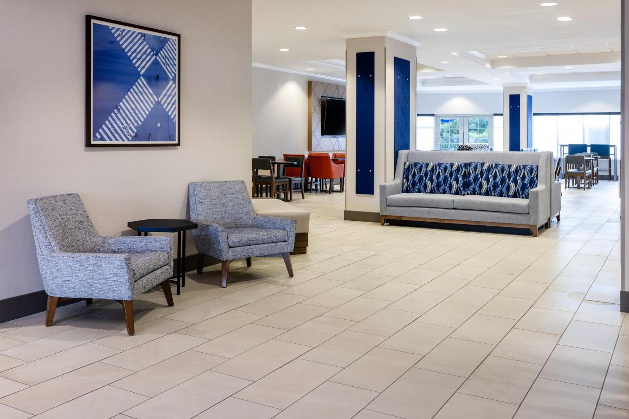 Holiday Inn Express & Suites Columbus At Northlake By Ihg Kültér fotó